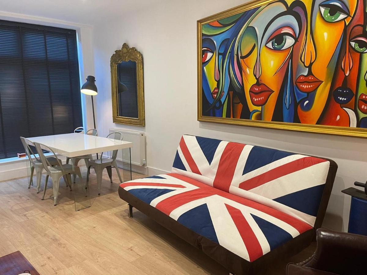 Bagshot Pennyhill Camberley Ascot Luxury 2 Beds 1 Bath Sleeps 4 Pets Ok Permit Parking Lejlighed Eksteriør billede